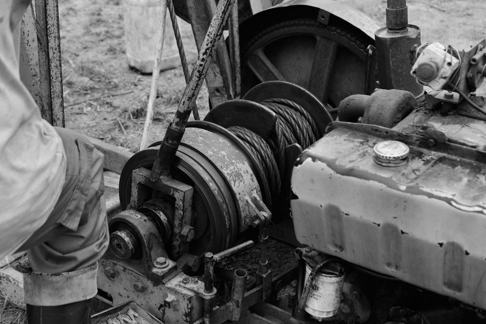 Close-up of the drilling machines cables